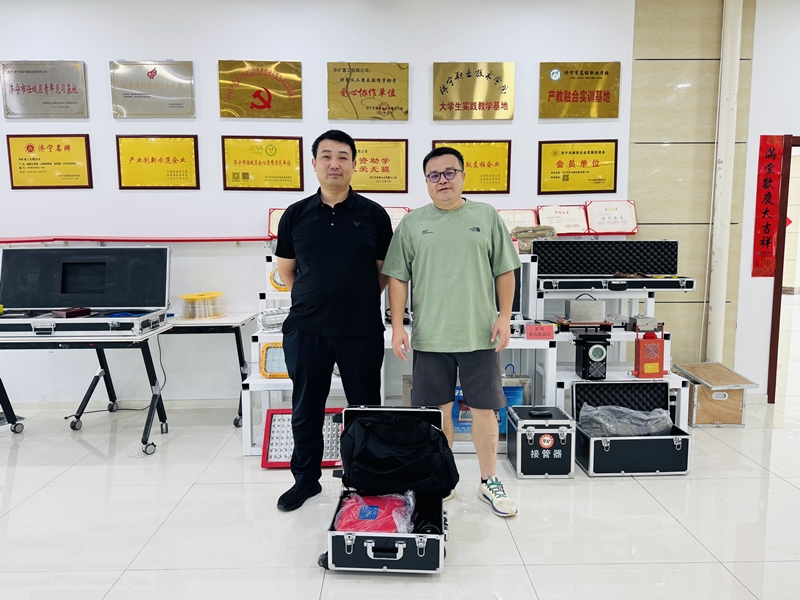 熱烈歡迎廣西客商蒞臨華礦集團現場自提YCS3000瞬變電磁儀一臺